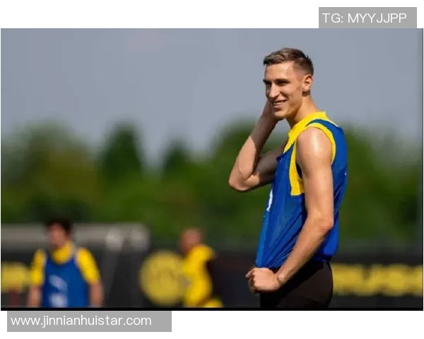 拜仁总监称施洛特贝克表现出色但对现有阵容充满信心 拜仁总监称施洛特贝克表现出色但对现有阵容充满信心