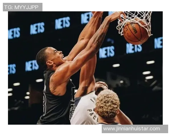 克拉克斯顿今日表现出色11投8中贡献19分7篮板5助攻3盖帽助球队获胜 克拉克斯顿今日表现出色11投8中贡献19分7篮板5助攻3盖帽助球队获胜