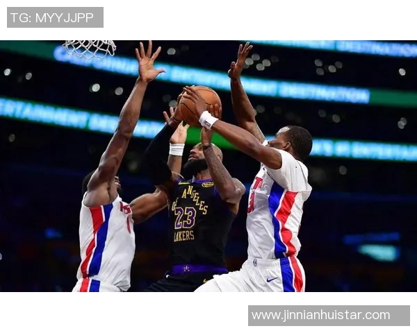 肯扬马丁直言湖人球员对雷迪克缺乏尊重只因他不敢批评詹姆斯与东契奇 肯扬马丁直言湖人球员对雷迪克缺乏尊重只因他不敢批评詹姆斯与东契奇